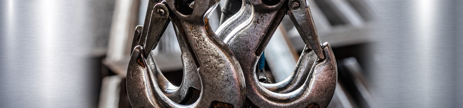 Lifting-banner